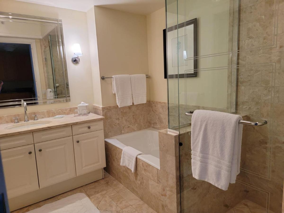 Four Seasons Suite Miami Exterior photo
