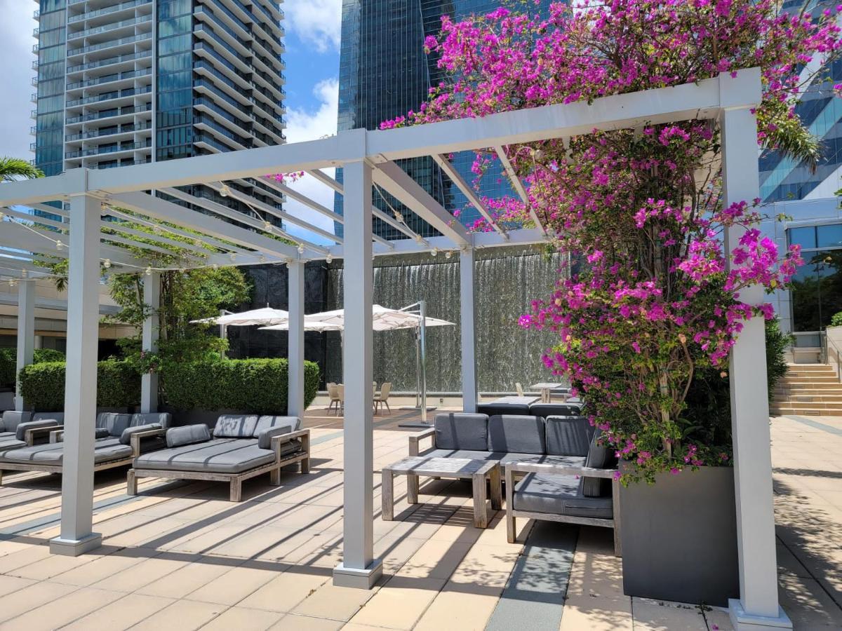 Four Seasons Suite Miami Exterior photo